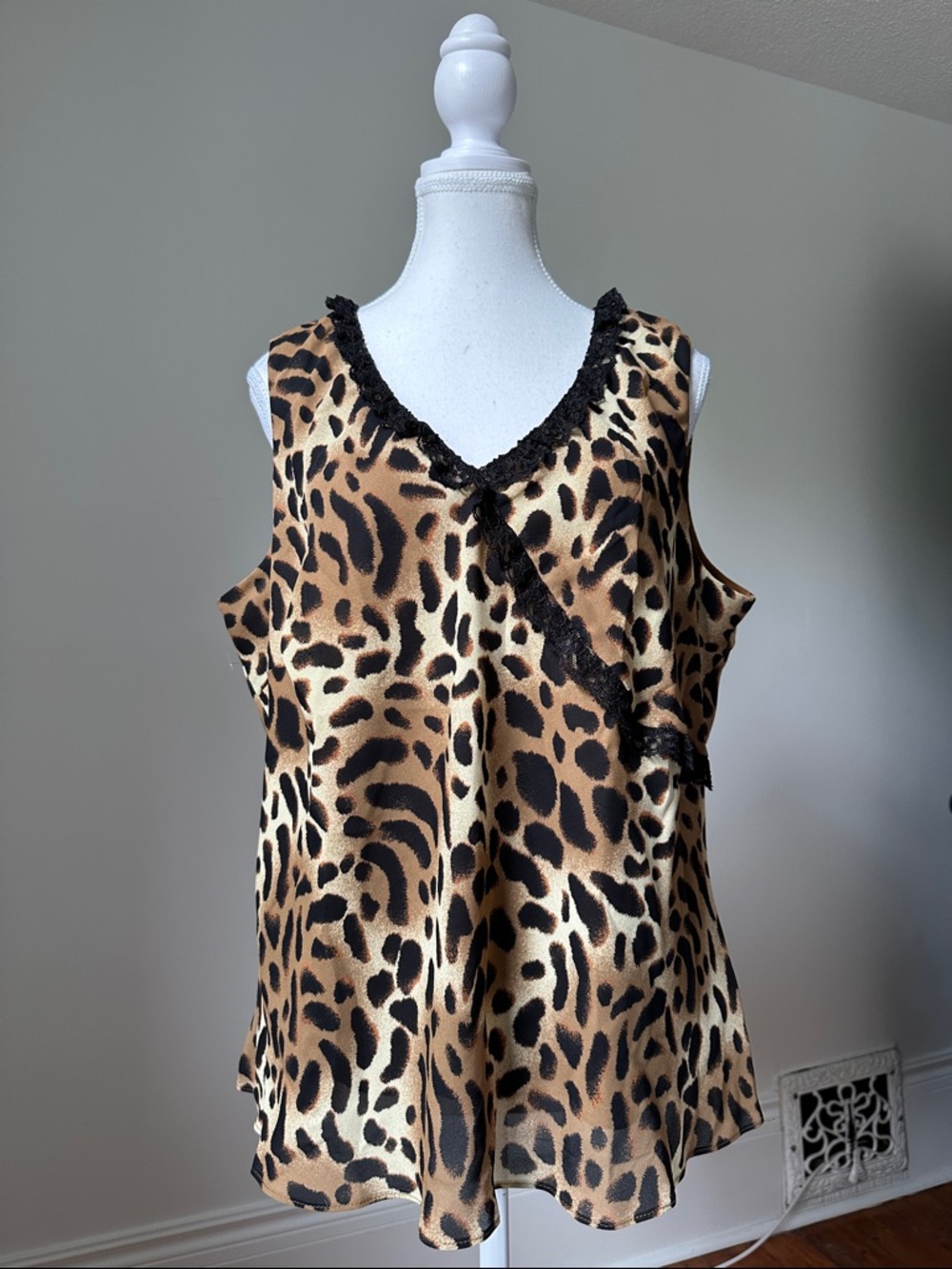 LAURA STUDIO Vintage‎ Animal Print Boho Festival Lace Vneck Sleeveless Top Sz 18